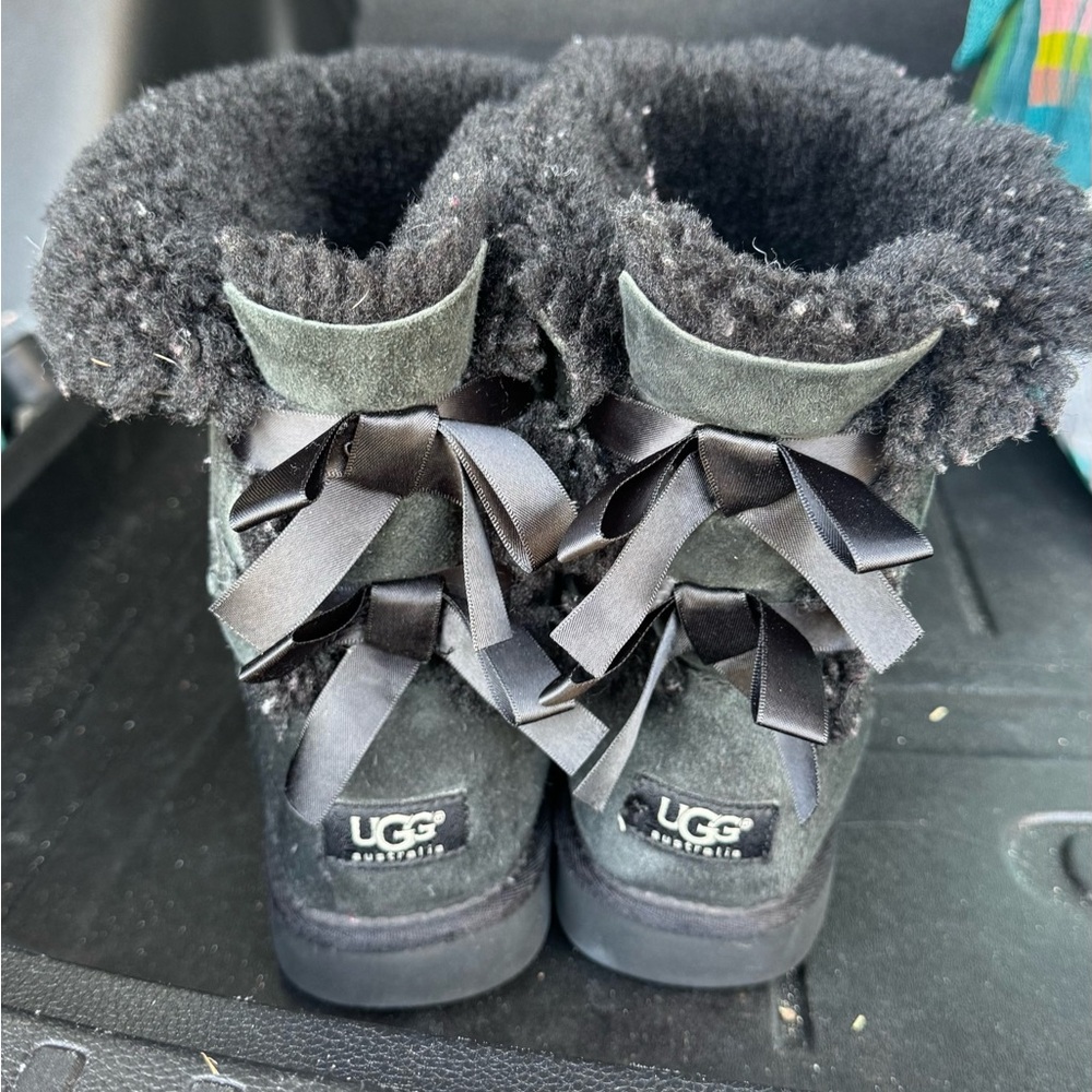 UGG Bailey Bow II boot size 8